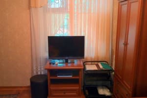 Дворянский 18