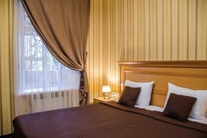 Дворянский 38