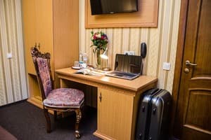 Дворянский 39