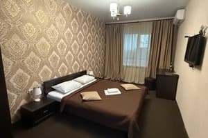 Дворянский 46