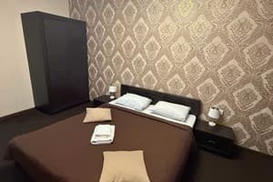 Дворянский 54