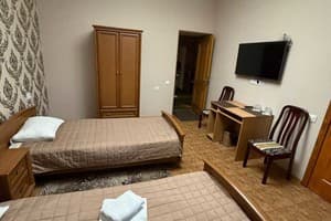 Дворянский 48