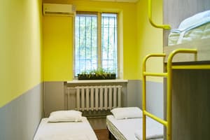 Хостел Hello Yellow Hostel. Семейный 4-местный  2