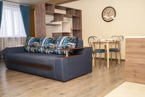 Отель Prestige Apartments на проспекте Петра Калнышевского. Люкс двухместный  3