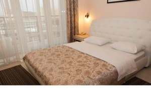 Seven Eleven Skytech & Apartments 3