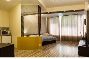 Seven Eleven Skytech & Apartments 10