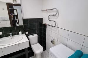 на Александра Поля 6