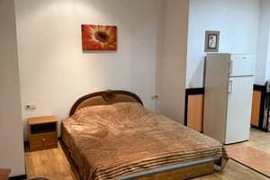 на проспекте Поля-2 7