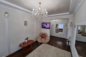 на ул. Гоголя 1